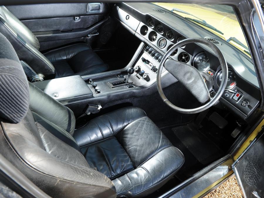 Интерьер Jensen Interceptor III 1971 года  (UK) (фото 4 из 14)